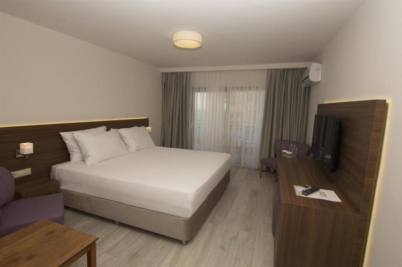 Neopol Hotel Кушадасъ Екстериор снимка