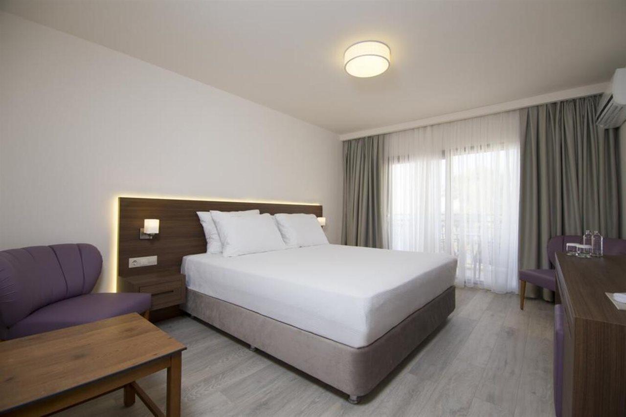 Neopol Hotel Кушадасъ Екстериор снимка