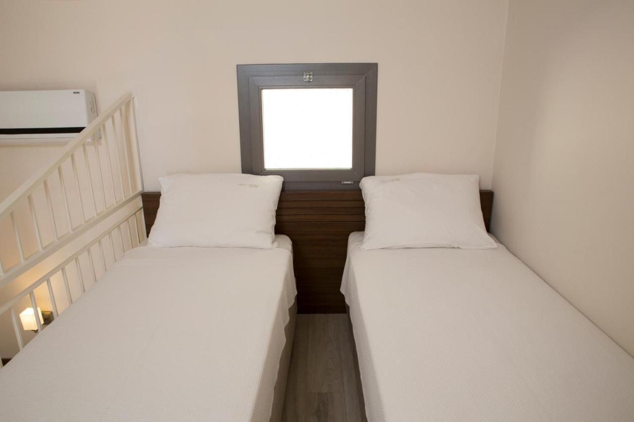 Neopol Hotel Кушадасъ Екстериор снимка